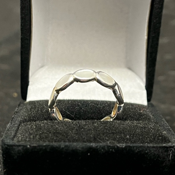 All-Around Tiny Ovals Ring in Sterling Silver and Mother of Pearl - Picture 5 of 13